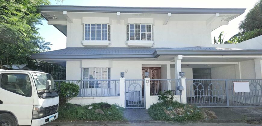 House For Sale in BF Homes Paranaque