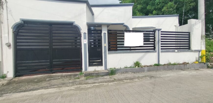 House and Lot For Sale in Pilar Las Pinas