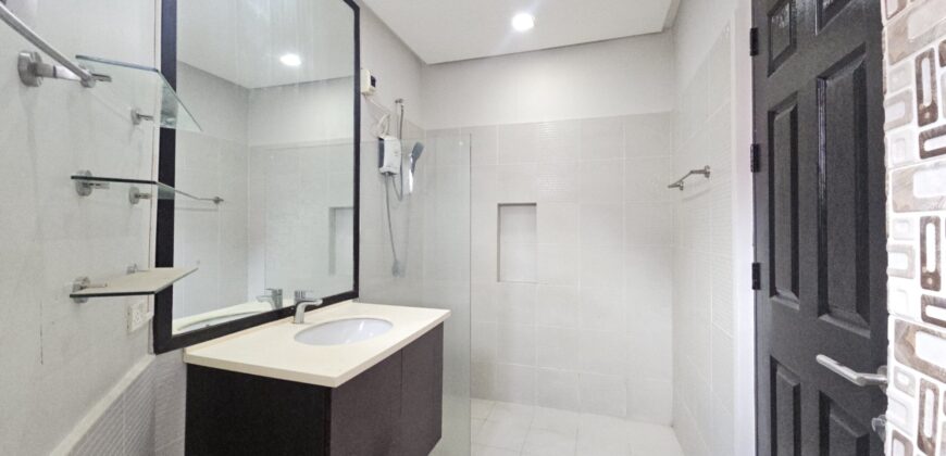 Big and Affordable Townhouse for Sale in BF Homes Paranaque
