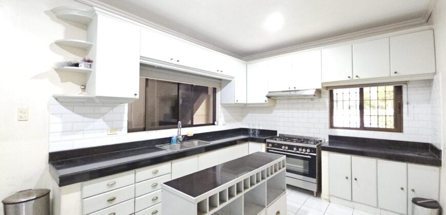 Corner Elegant House in BF Homes, Paranaque City