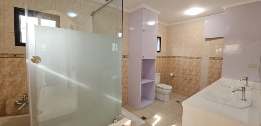 Hindi Ito Nawawala sa Uso! Classic Design House for Sale in BF Homes Muntinlupa near Alabang Hills.