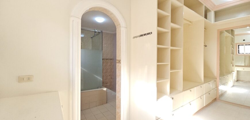 Hindi Ito Nawawala sa Uso! Classic Design House for Sale in BF Homes Muntinlupa near Alabang Hills.