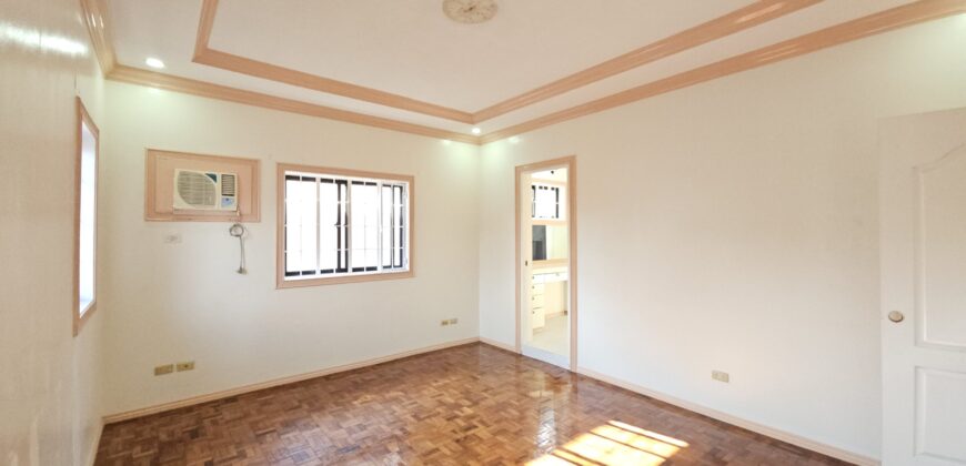 Hindi Ito Nawawala sa Uso! Classic Design House for Sale in BF Homes Muntinlupa near Alabang Hills.