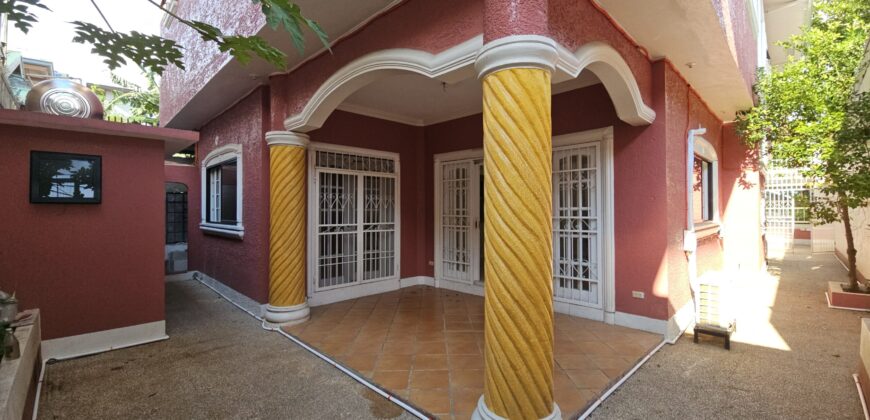 Hindi Ito Nawawala sa Uso! Classic Design House for Sale in BF Homes Muntinlupa near Alabang Hills.