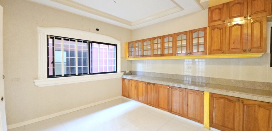 Hindi Ito Nawawala sa Uso! Classic Design House for Sale in BF Homes Muntinlupa near Alabang Hills.