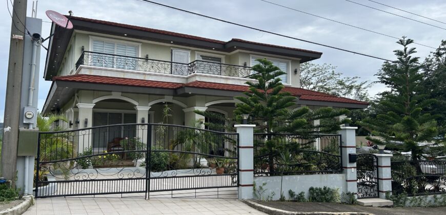 Corner 2 Storey House For Sale with View Deck Vibes in Tagaytay