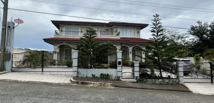 Corner 2 Storey House For Sale with View Deck Vibes in Tagaytay
