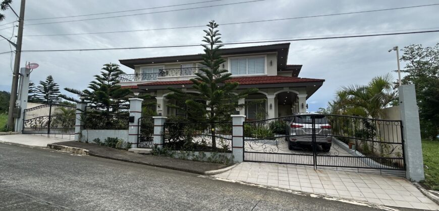 Corner 2 Storey House For Sale with View Deck Vibes in Tagaytay