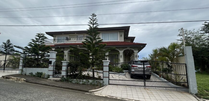 Corner 2 Storey House For Sale with View Deck Vibes in Tagaytay