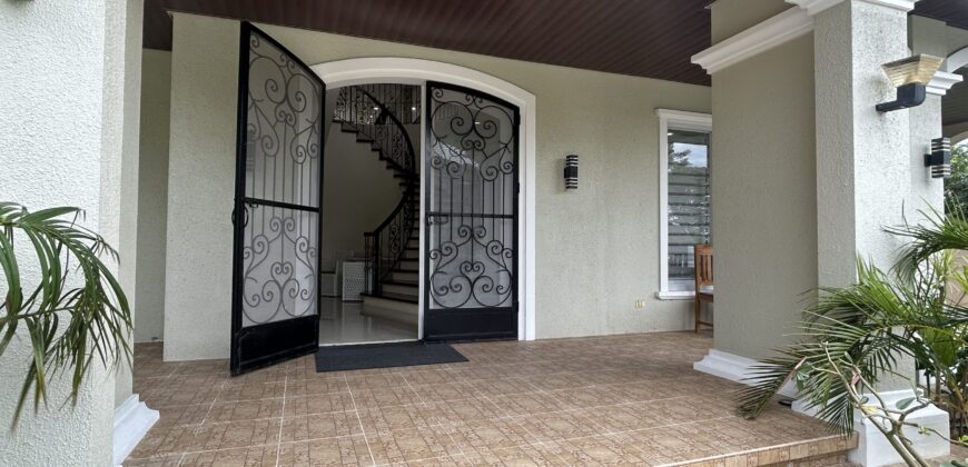 Corner 2 Storey House For Sale with View Deck Vibes in Tagaytay