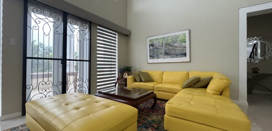 Corner 2 Storey House For Sale with View Deck Vibes in Tagaytay