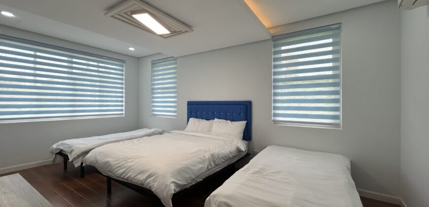 Corner 2 Storey House For Sale with View Deck Vibes in Tagaytay