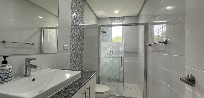 Corner 2 Storey House For Sale with View Deck Vibes in Tagaytay