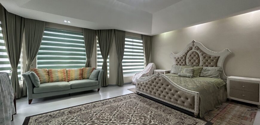 Corner 2 Storey House For Sale with View Deck Vibes in Tagaytay