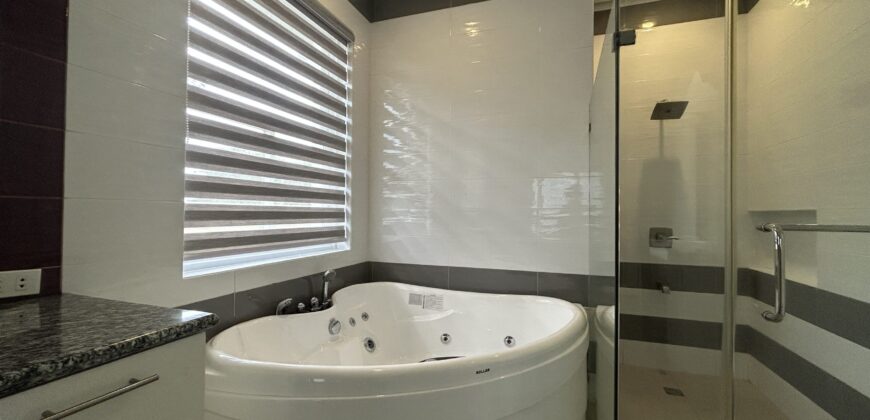 Corner 2 Storey House For Sale with View Deck Vibes in Tagaytay